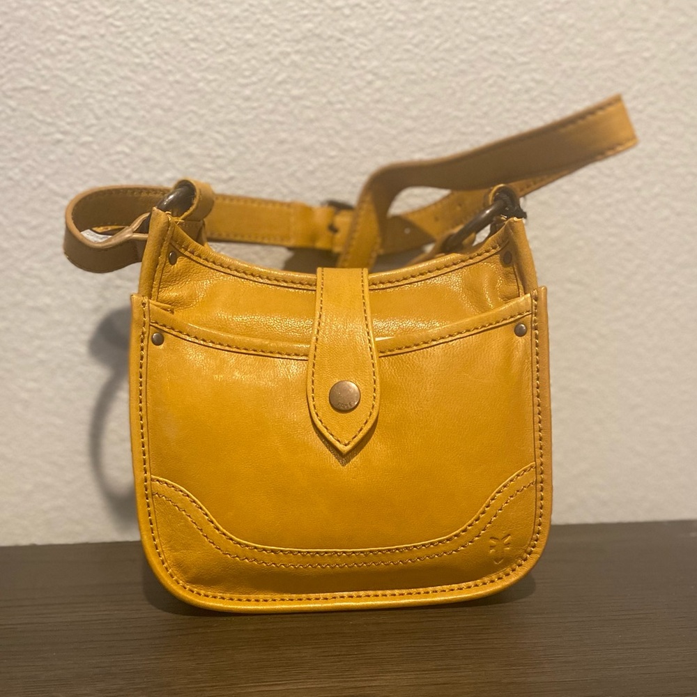 ❌❌SOLD❌❌New w/tags Frye Mini Crossbody - Picture 4 of 9